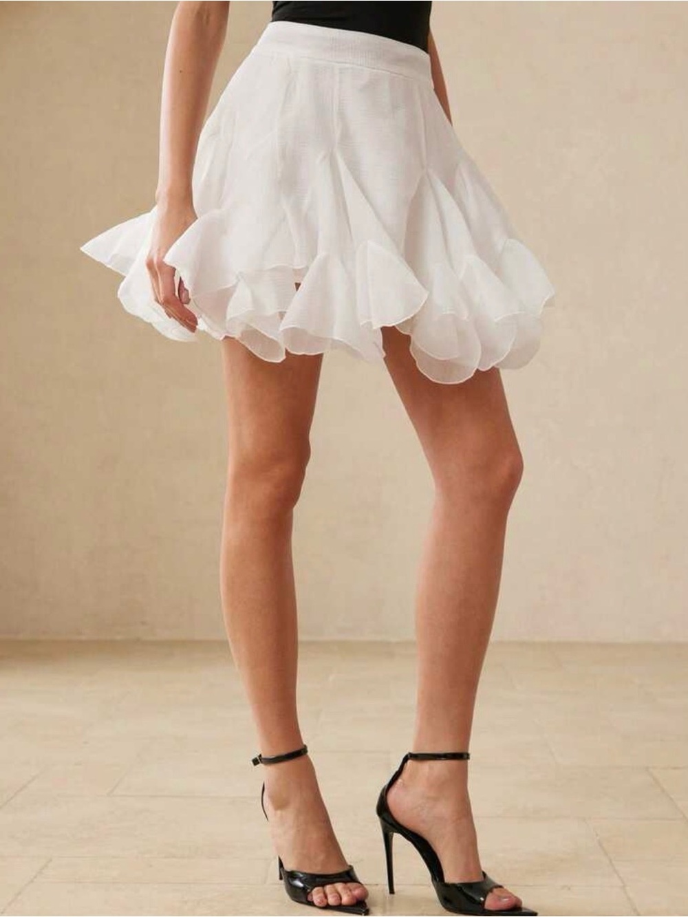 SHEIN White Ruffled Bubble Hem Mini Skirt